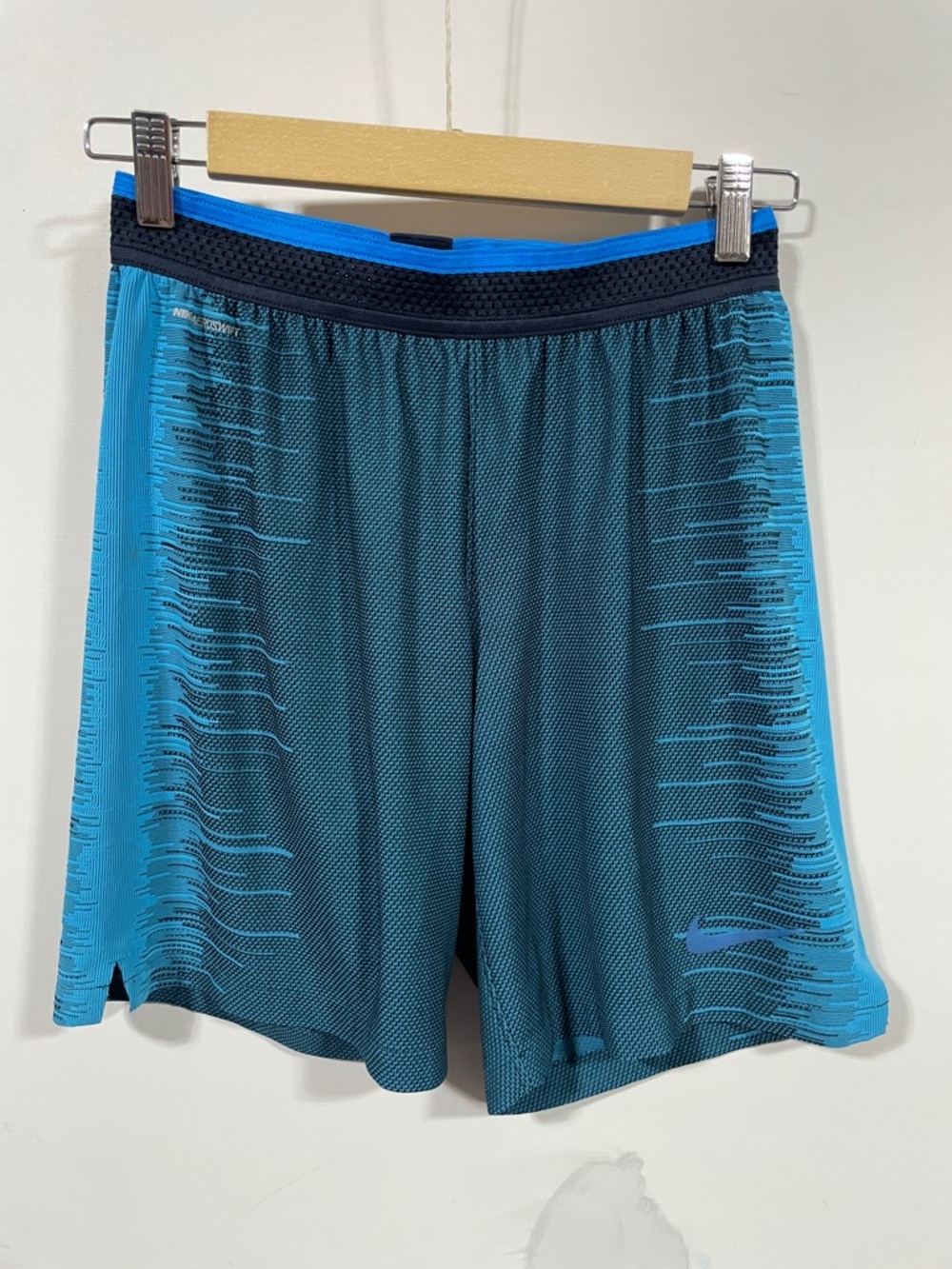 Nike Men's Athletic Shorts Blue and Teal